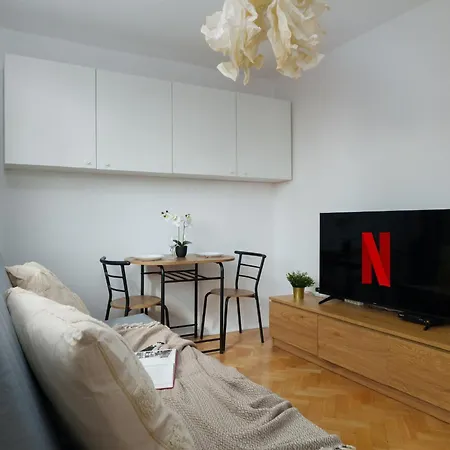 Lyna Gold - Manhattan View * Warsaw